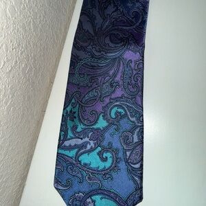 Elegant Paisley Tie in Blue and Purple